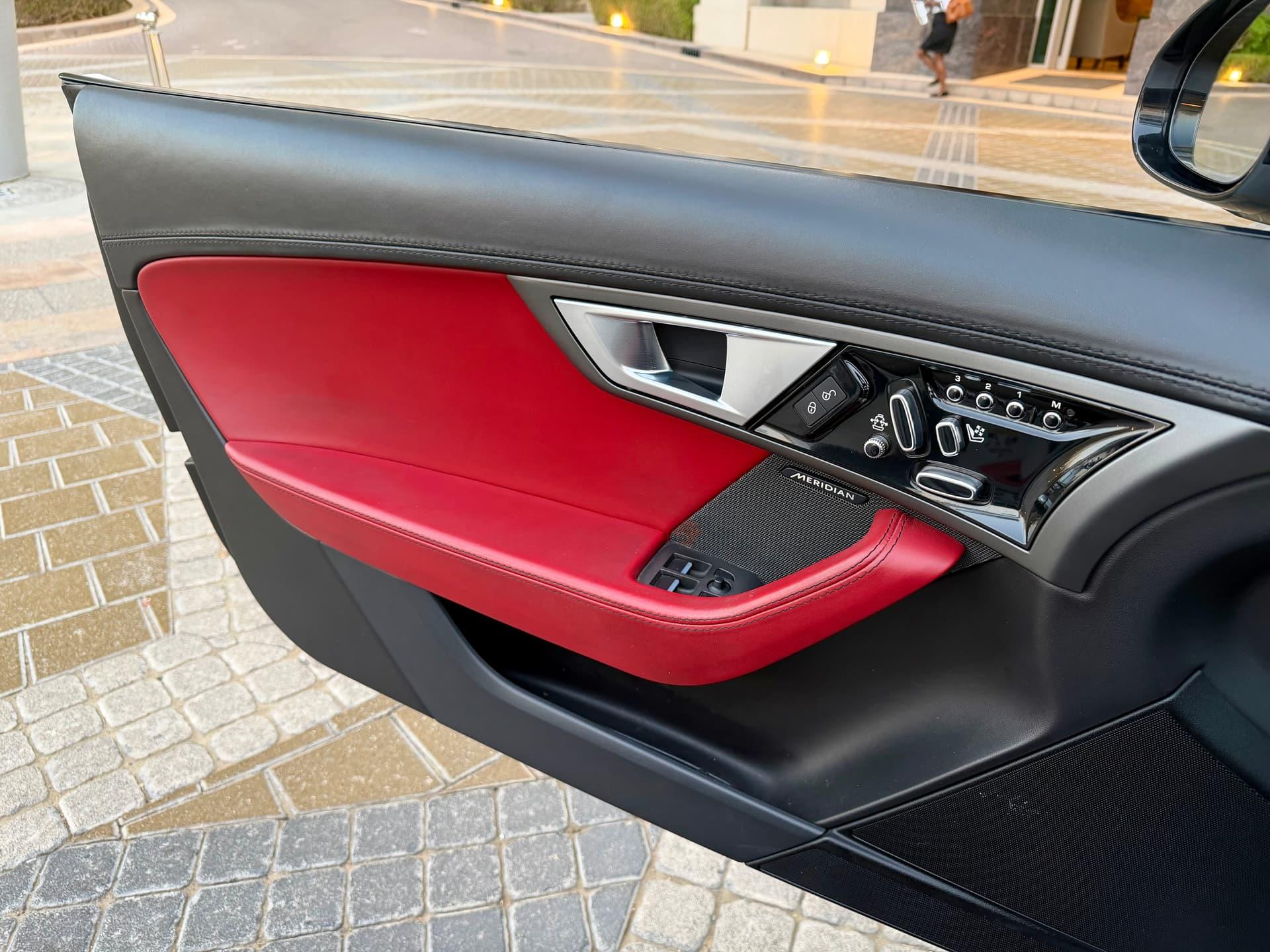 Jaguar F-TYPE V8 2015 GCC | Excellent Condition - view 11