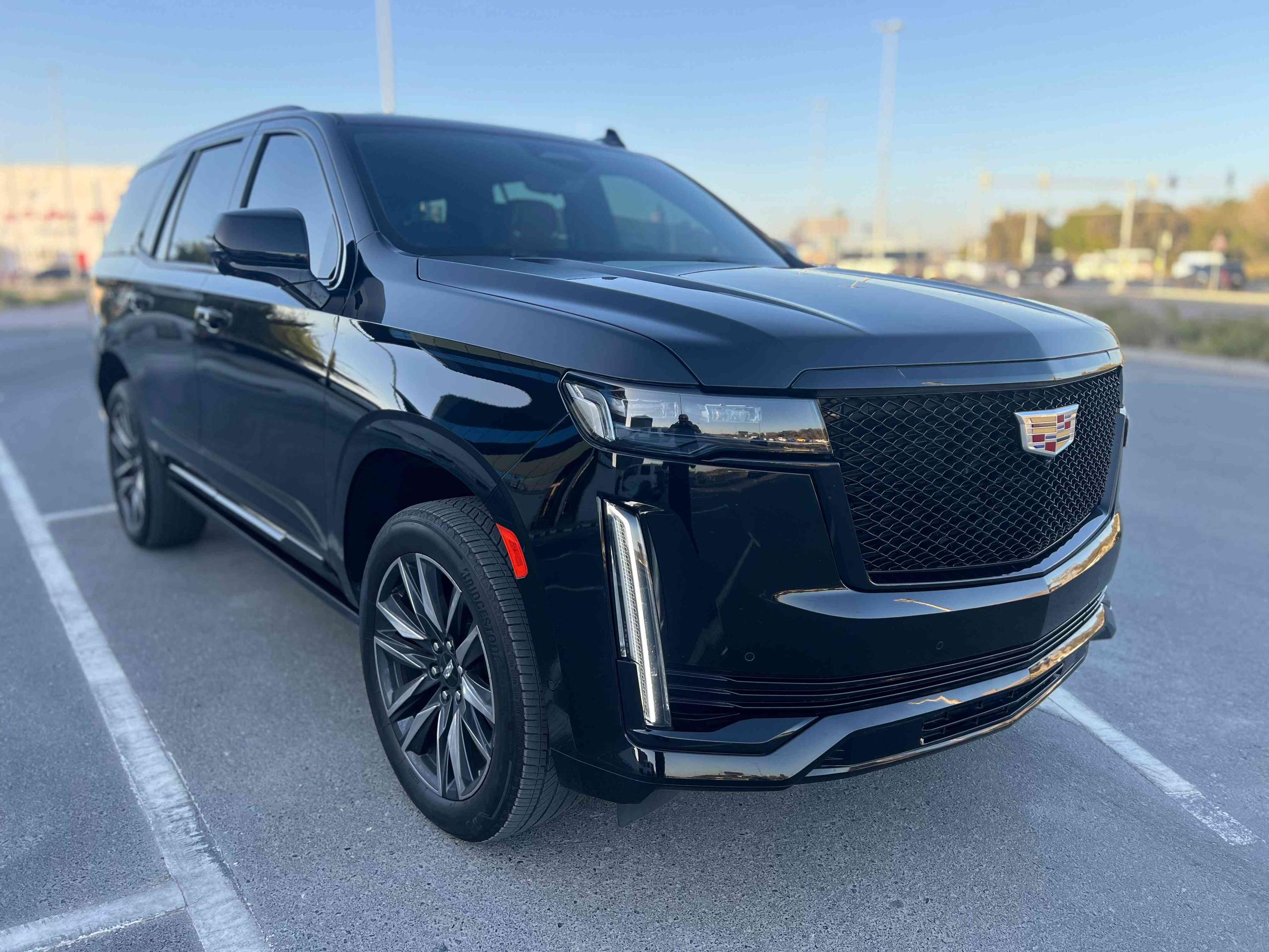 Pay Monthly 6900 AED | 2024 Cadillac Escalade fully loaded - view 8