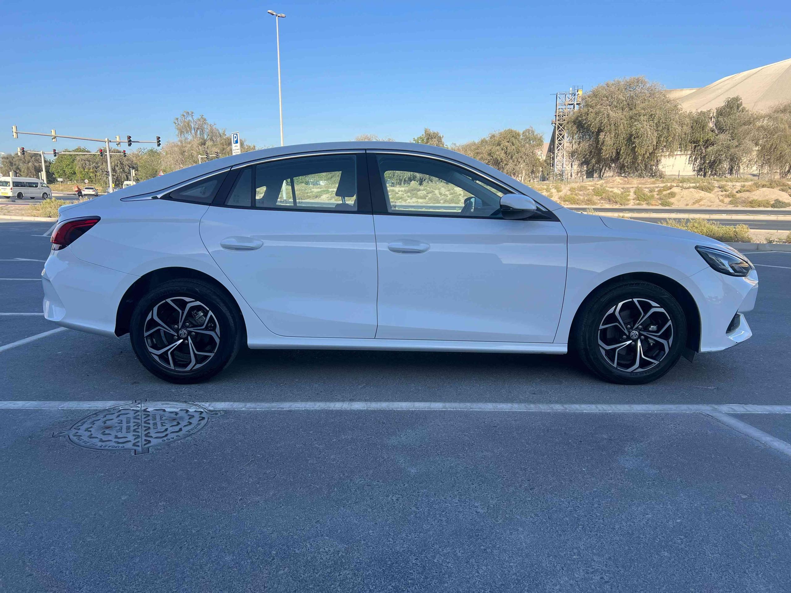 Pay 999 AED Monthly 0 Down Payment | MG GT 2025 - view 7