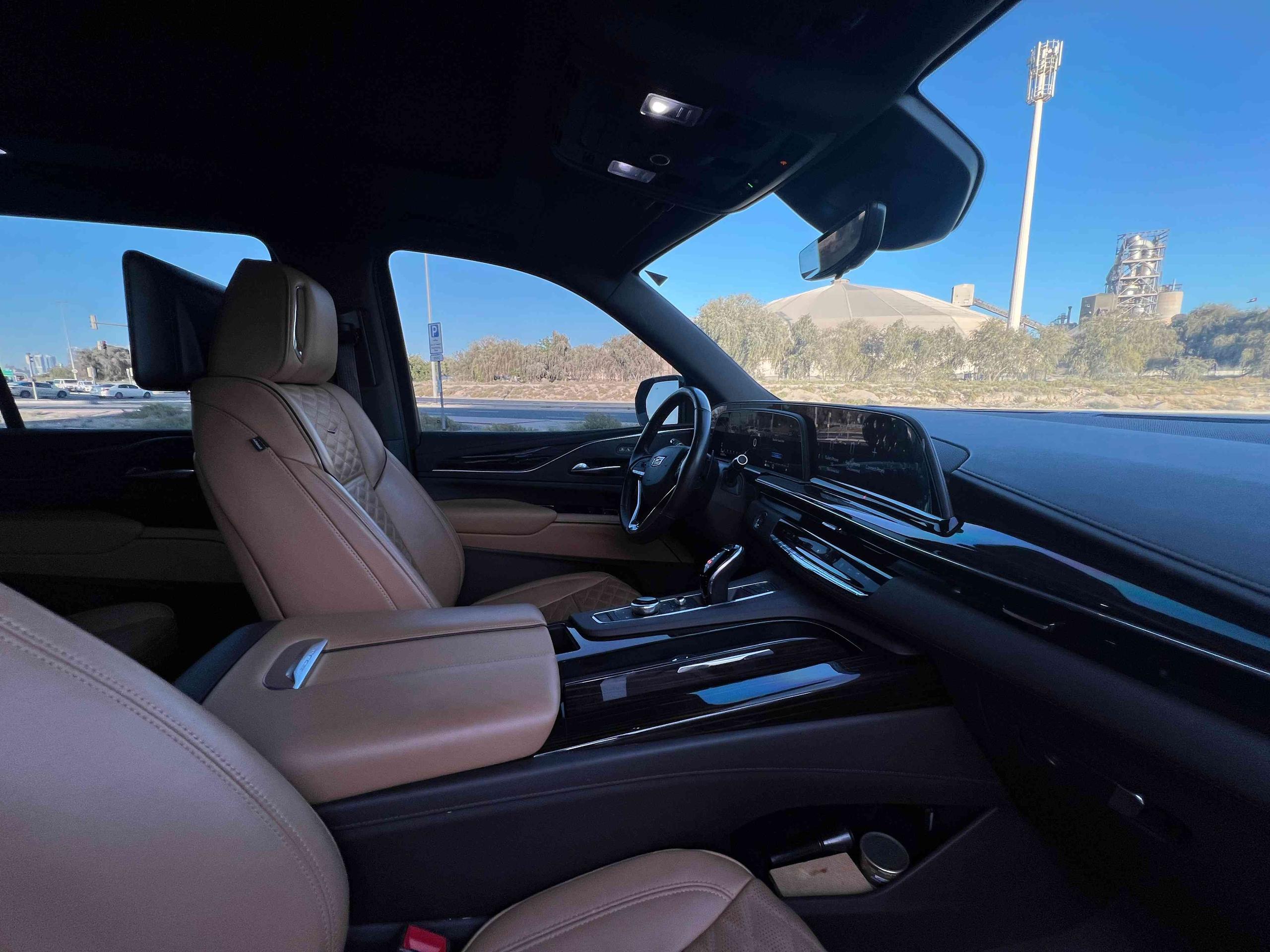 Pay Monthly 6900 AED | 2024 Cadillac Escalade fully loaded - view 9