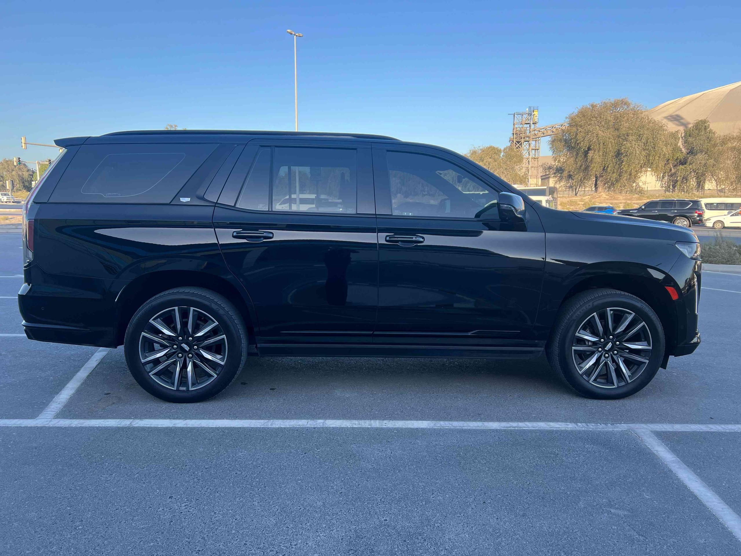 Pay Monthly 6900 AED | 2024 Cadillac Escalade fully loaded - view 7