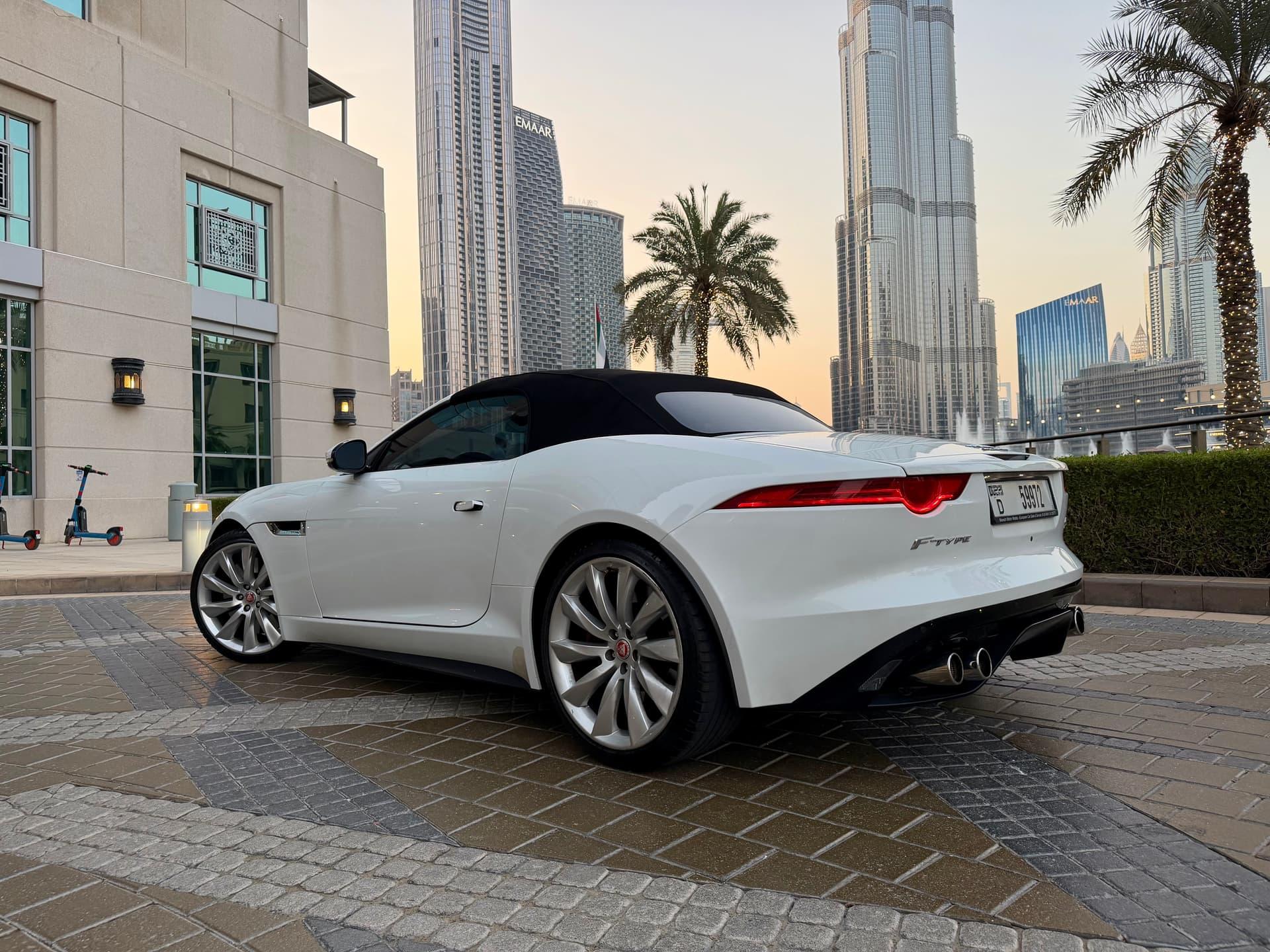 Jaguar F-TYPE V8 2015 GCC | Excellent Condition - view 5