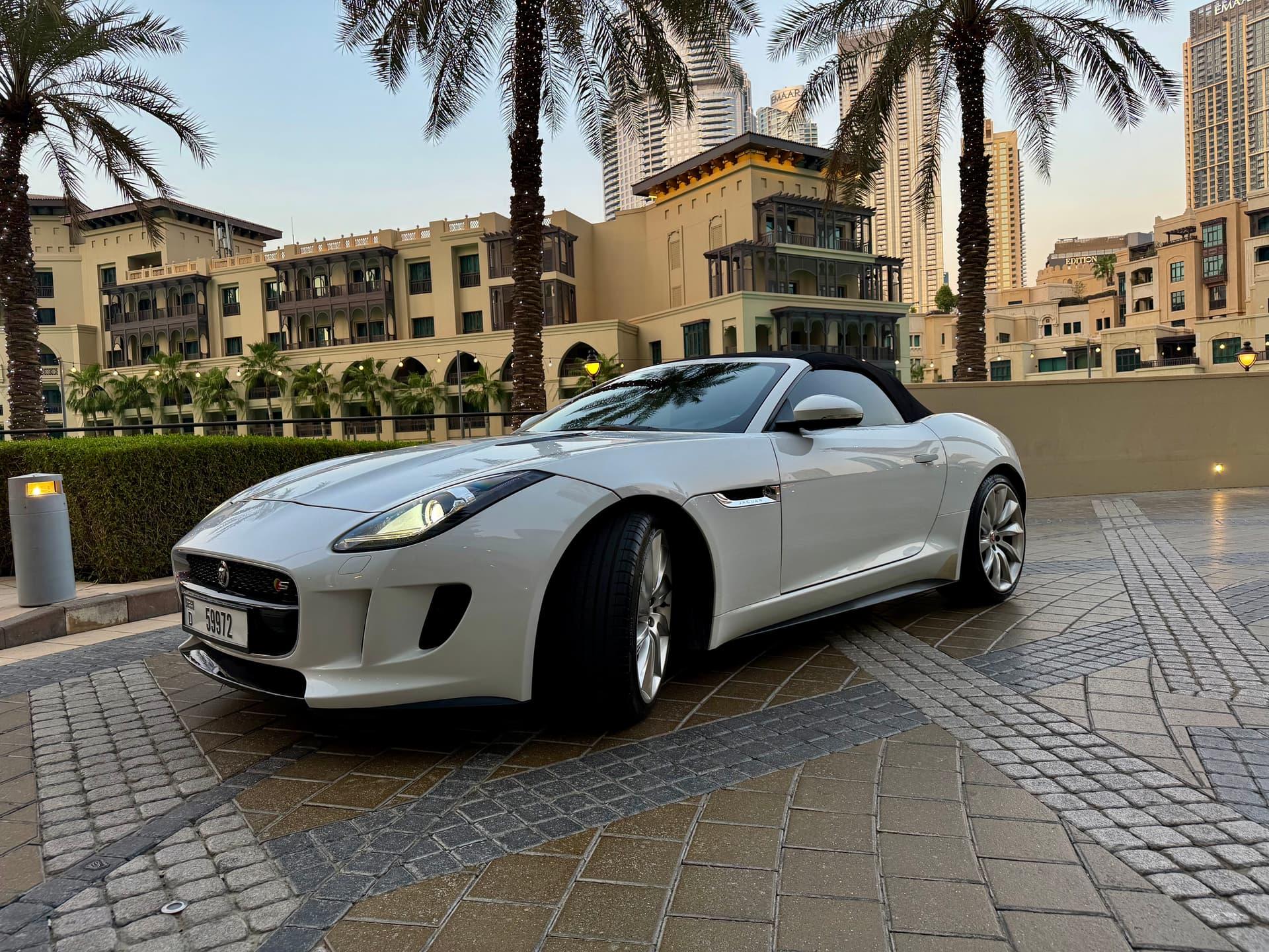Jaguar F-TYPE V8 2015 GCC | Excellent Condition - view 3